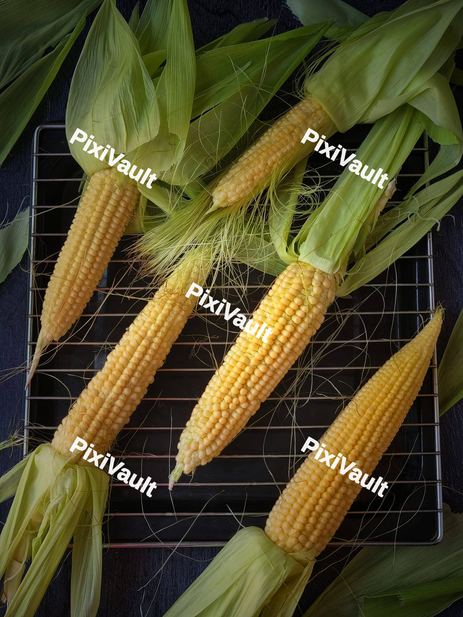 Corn cobs on a tray
